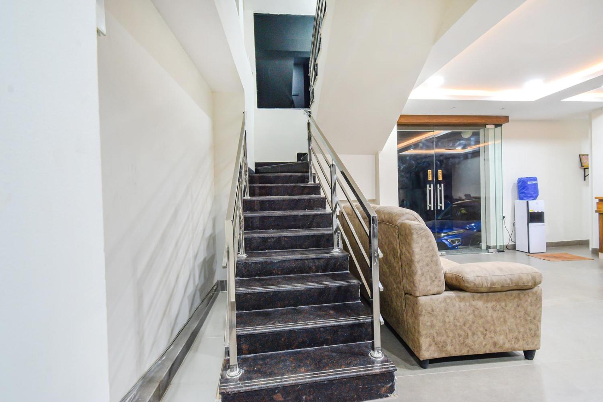Fabhotel Seri - Nr Kims Hospital, Gachibowli Haidarábád Kültér fotó